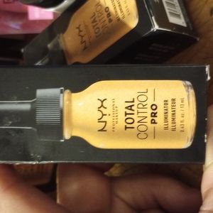 NYX total control pro illuminator